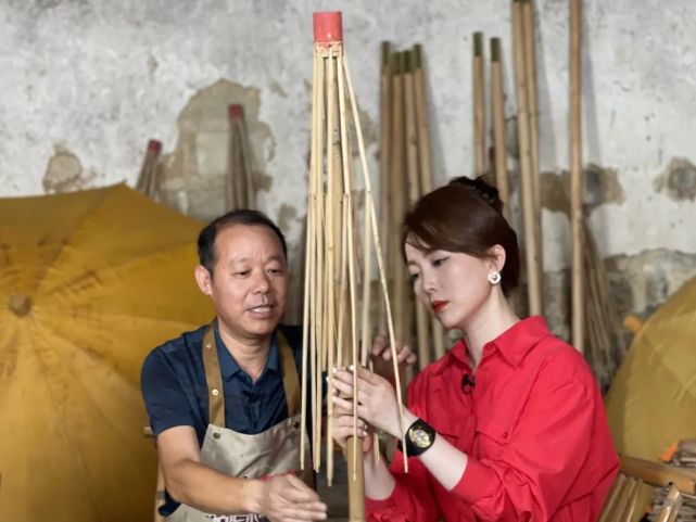 守住传承千年的制伞手艺——泾县油布伞_腾讯新闻