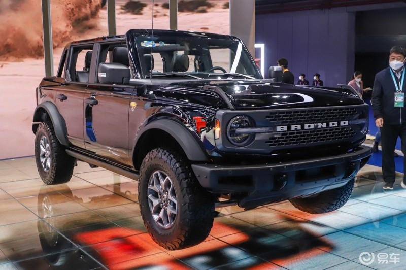 2022进博会实拍福特bronco硬派越野suv再添一将