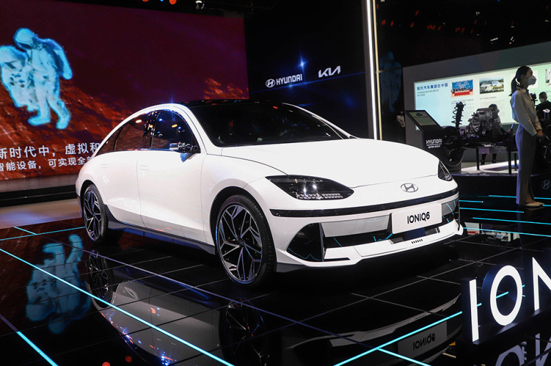 2022进博会实拍现代艾尼氪6优雅与科技并存