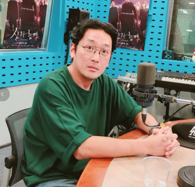 恭喜黄宝拉与金英勋举行婚礼大伯河正宇及公公金容建到场祝贺