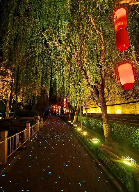 通惠河畔添"御水金环"景观,云光水色中开启灯光秀_腾讯新闻