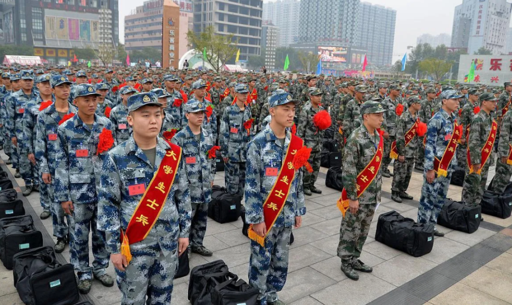 乌军防空拦截率达百分之88，俄军被激怒，用5吨重反舰导弹打击地面目标