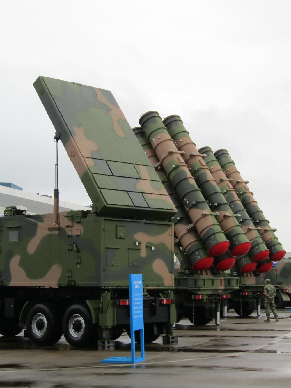 珠海航展抢先看:人民空军展示多种机载和防空武器_腾讯新闻