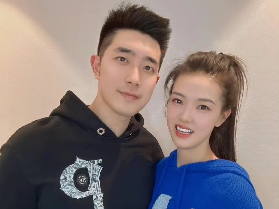 赵继伟和妻子合影幸福 吴冠希为张常宁庆生 婚后首个生日更甜蜜_腾讯