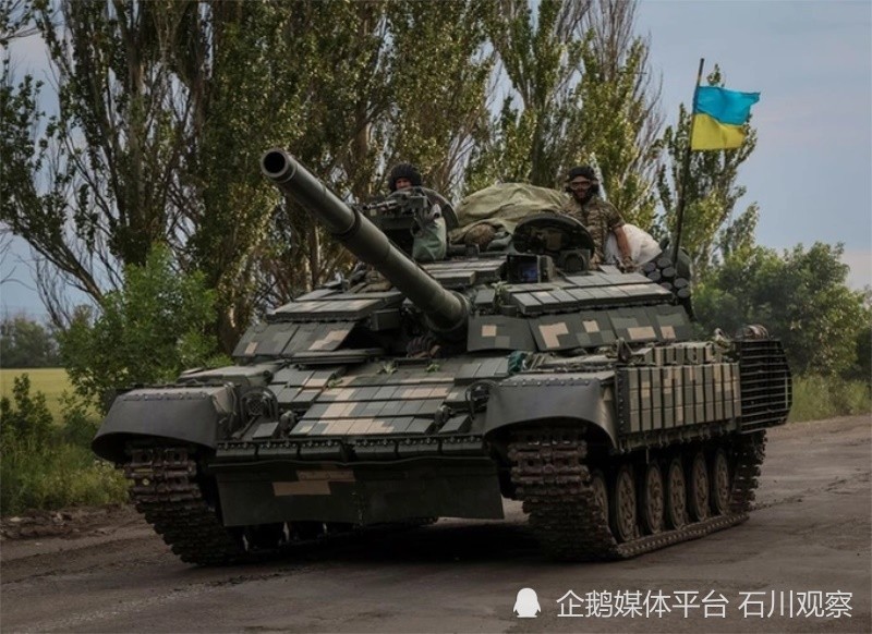乌克兰坦克在集结，正为潜在的赫尔松大战做准备？