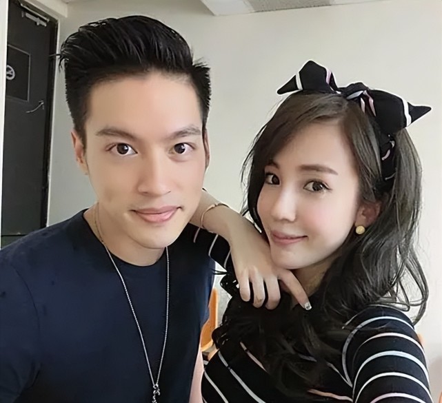 女星张艾亚秘密闪婚,大7岁老公是10年前旧爱,旧情复燃不到1年