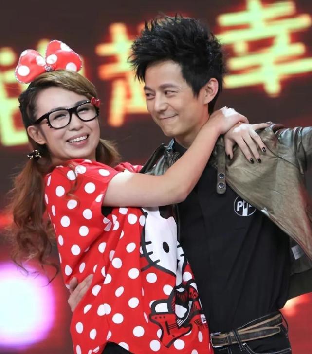 何炅为马丽哭:雪中送炭又锦上添花,受其惠者众,何榜不曾消失