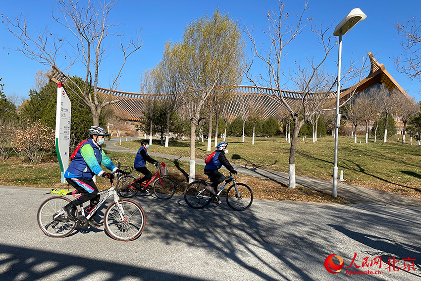 组图：自行车骑游大会在延庆举办骑游者感受世园美景
