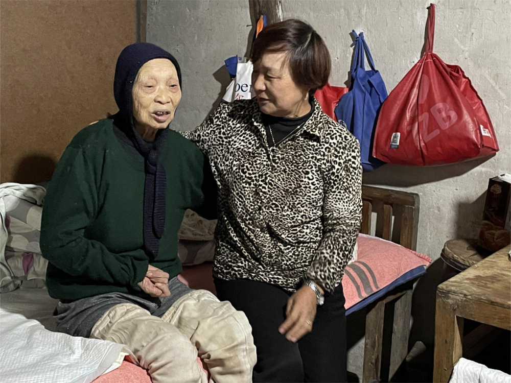 十七年如一日照顾瘫痪婆婆