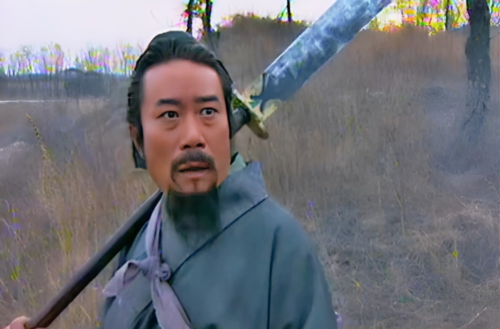 朴刀虽然不算正规兵器,但是扛在宋江肩膀上也会感到很憋屈:我到底是一