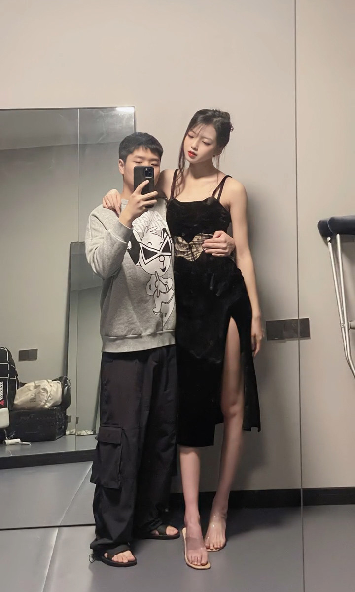 又相信爱情了身高164男子拥有174漂亮女友反向差10cm两人超甜