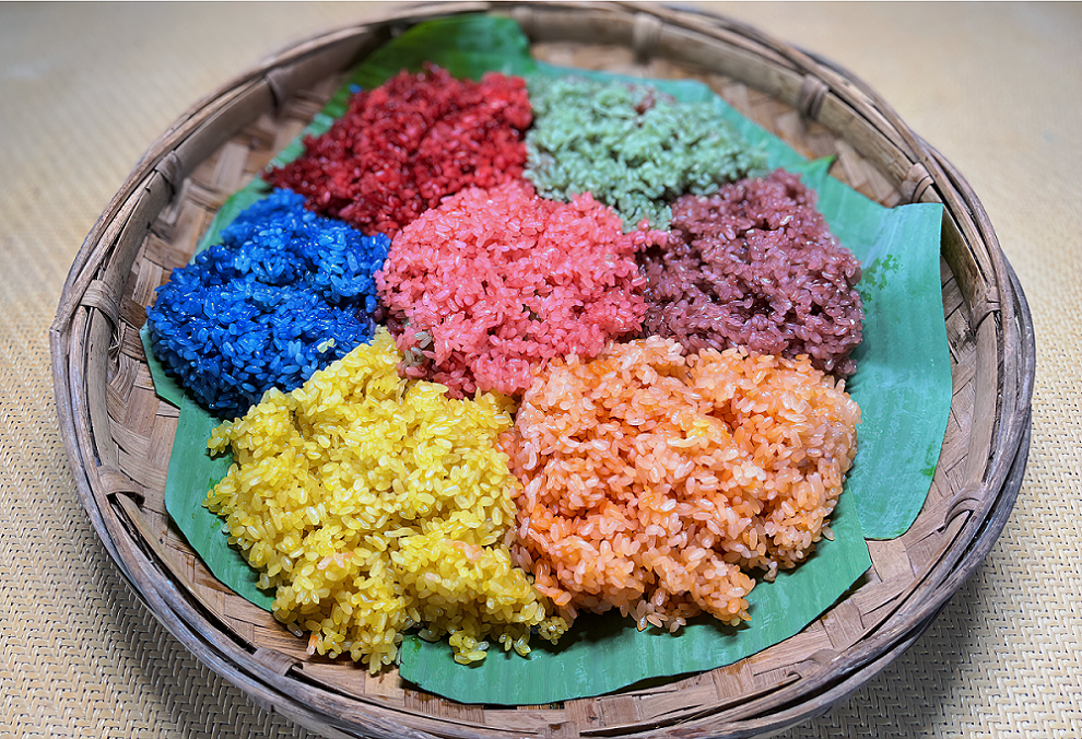 【美食】一锅糯米饭蒸出7种颜色!快来品品傣家浪漫