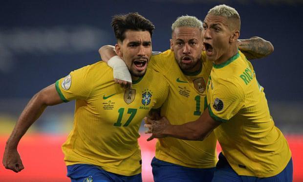 圆梦世界杯！巴西公布名单瞬间：家庭狂欢，有球员哭成泪人