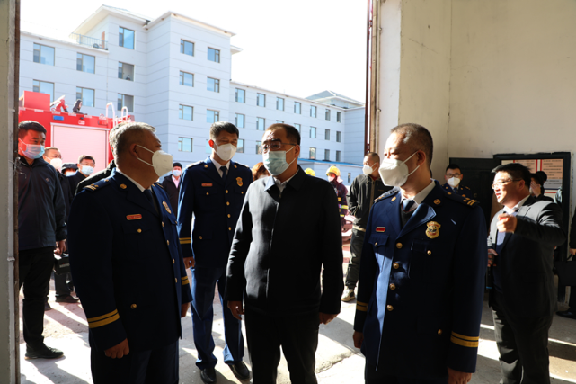 政治委员刘迎祥出席会议,县委常委,常务副县长周艳春出席会议并讲话