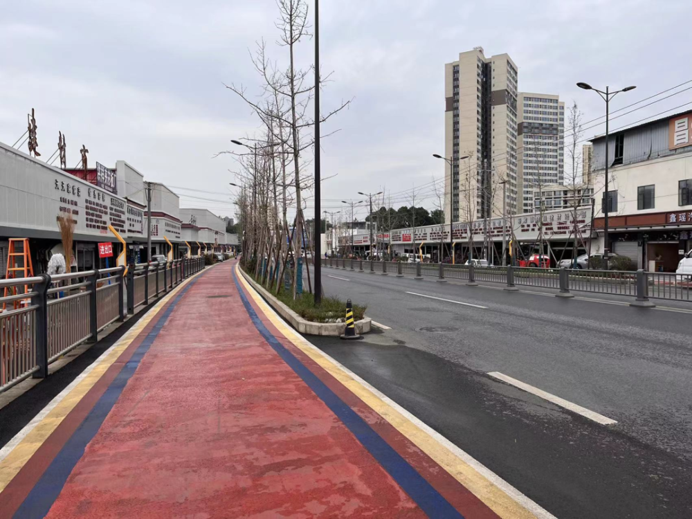 新繁街道大力推进新犀路风貌整治