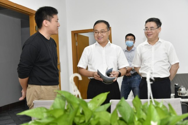揭阳市委常委,宣传部部长刘波看望慰问羊城晚报粤东全媒体传播中心
