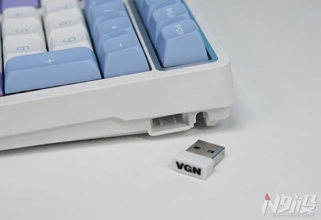 卖到断货！游戏动力VGN V98 Pro机械键盘拆解评测_腾讯新闻