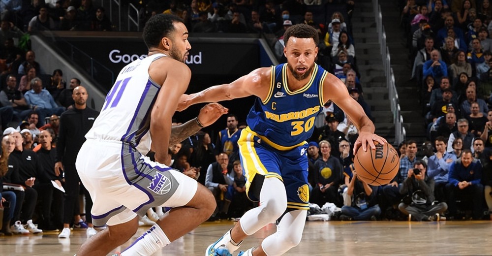 库里赛季前15场投进85记三分破纪录|NBA球员斯蒂芬-库里的球衣号码是多少？