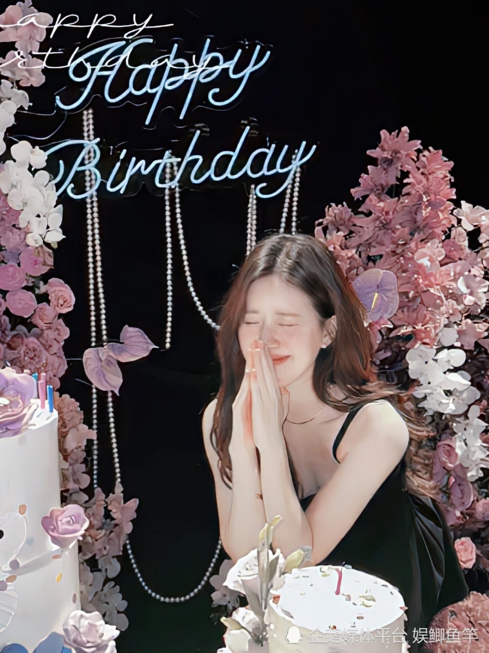 赵露思24岁生日登外国热门,与吴磊合影开心溢出屏幕,看着非常登对啊!