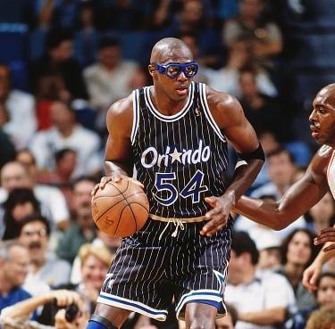 传奇球员内特-阿奇巴尔德(nate archibald),戴夫-考恩斯(dave cowens)