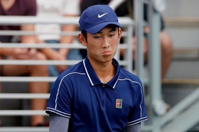 atp小年终曾俊欣不敌穆塞蒂,英国新星完败,比利简金杯开打