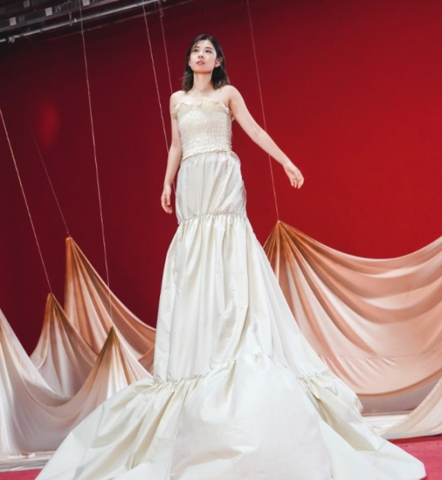 香港知名歌手叶晴晴宣布怀二胎!出身内地名门望族,曾参加好声音