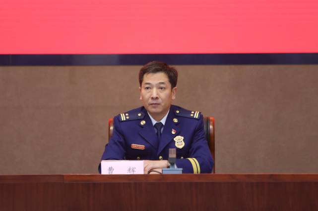 曹辉介绍,郑州消防持续以宣传"五进"为抓手,拓展"线下线上"两大宣传