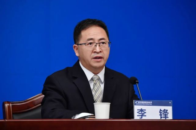 >>>荔湾区本轮疫情多点,多源,多链,存在社区扩散风险李锋表示,按照