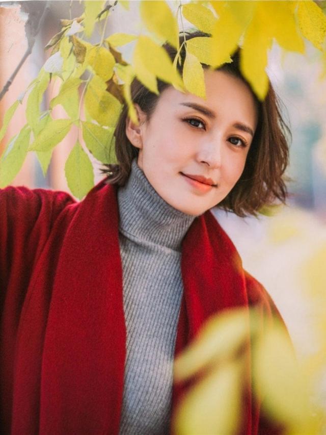 央视主持人杨帆:娶高中同学为妻,婚后生两女,一家四口其乐融融