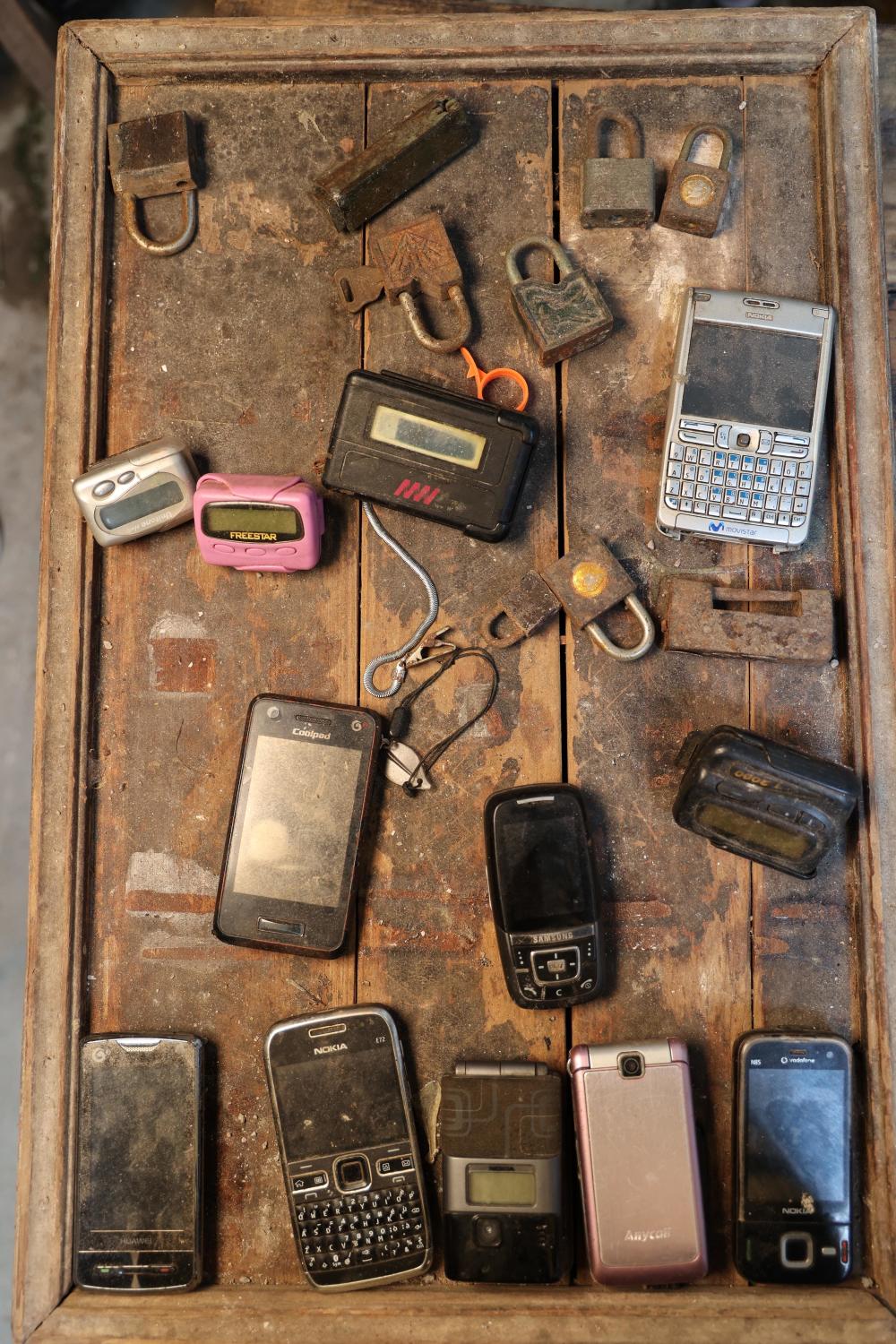 广东河源这位80后独爱老物件_腾讯新闻