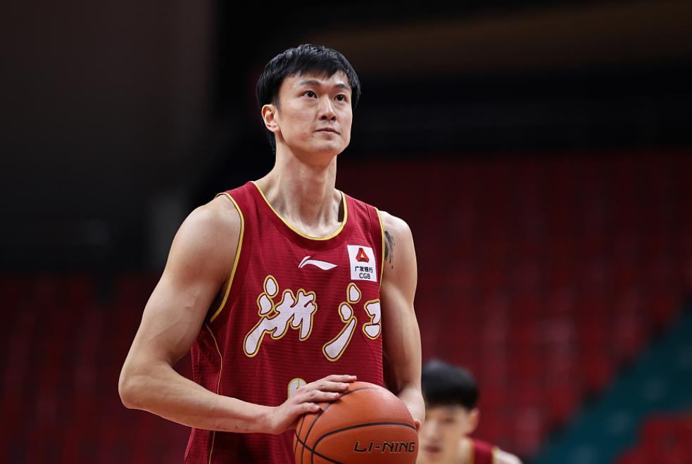 曝赖俊豪加盟江苏男篮!投奔李楠,一度面临无球可打的处境_腾讯新闻