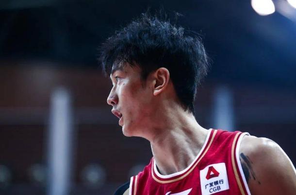 曝赖俊豪加盟江苏男篮投奔李楠一度面临无球可打的处境