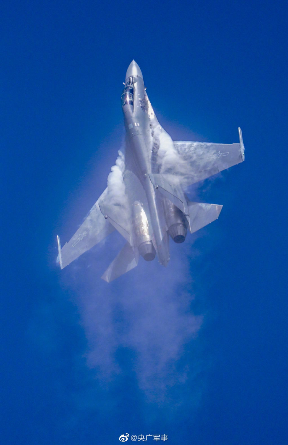 收藏歼16飞行表演高清壁纸