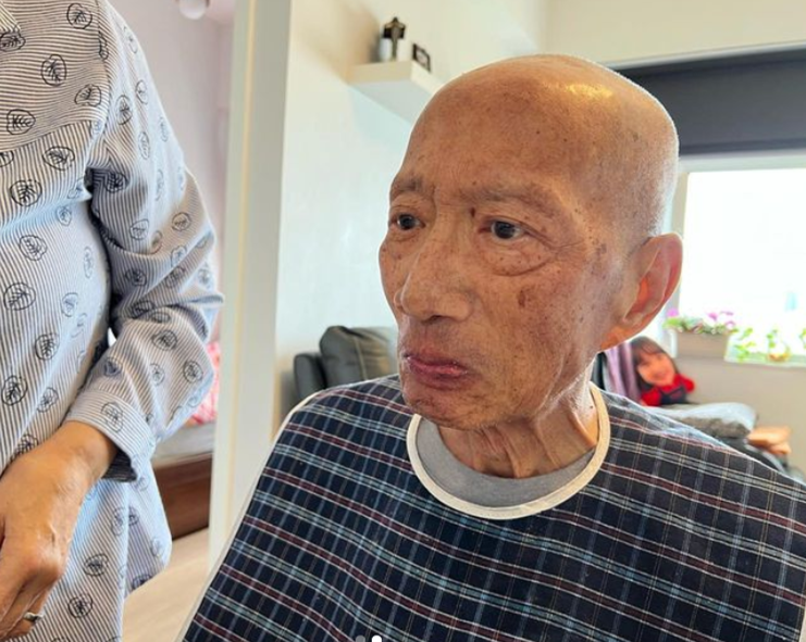 78岁老戏骨余子明病逝,与冯宝宝妹妹结婚50年恩爱有加_腾讯新闻