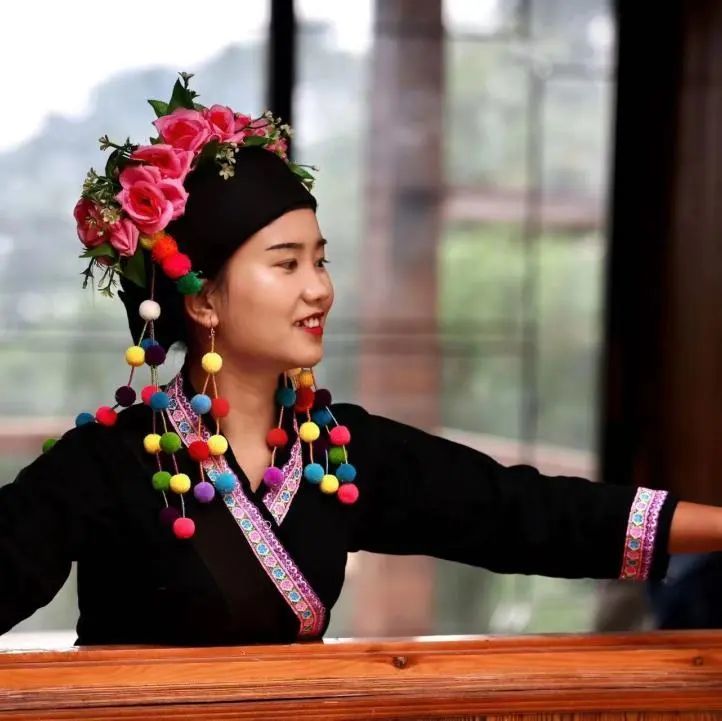 推荐美呆了景迈山上的布朗族穿搭很惊艳