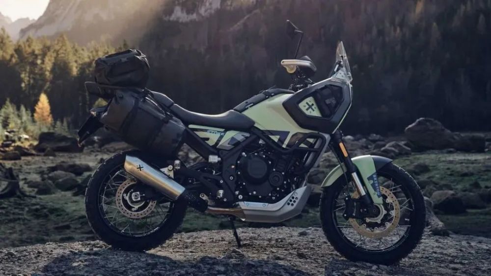 布雷斯通 硬派adv车型 storr 500亮相米兰展_腾讯新闻