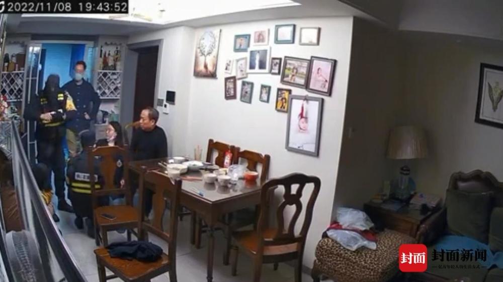 奶茶店员先说欢迎光临再说扫码被勒令关门，黑龙江肇州县称正在调查摩登罐为什么贵