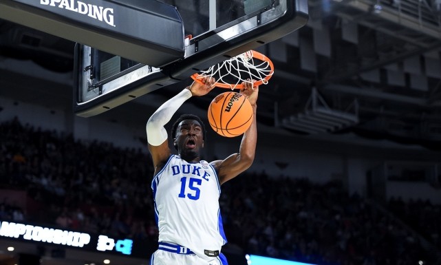 身高2米18,模板奥登!乔丹钦点的15号秀,打了3场nba,表现如何