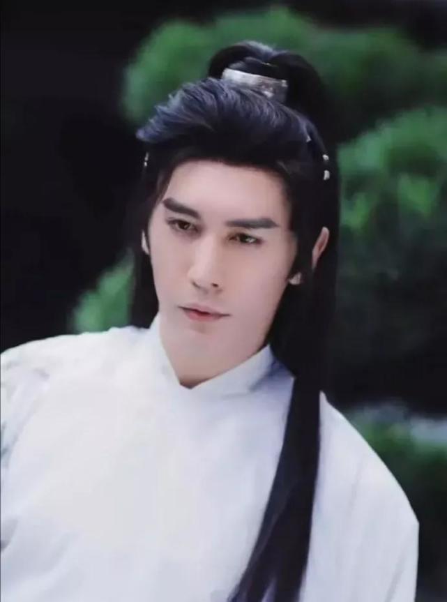 52岁钟丽缇穿古装扮嫩和老公张伦硕演古代恋人庆祝结婚6周年