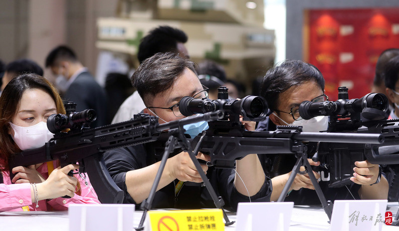 轻量化,更可靠 使用寿命长 我国自主研制的20式新枪族亮相珠海航展