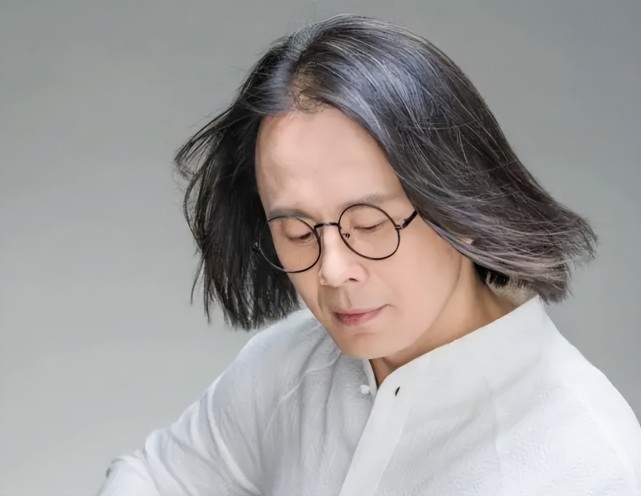 歌手唐磊晒双十一购物清单,只买了治高胆固醇药物,身体状况堪忧