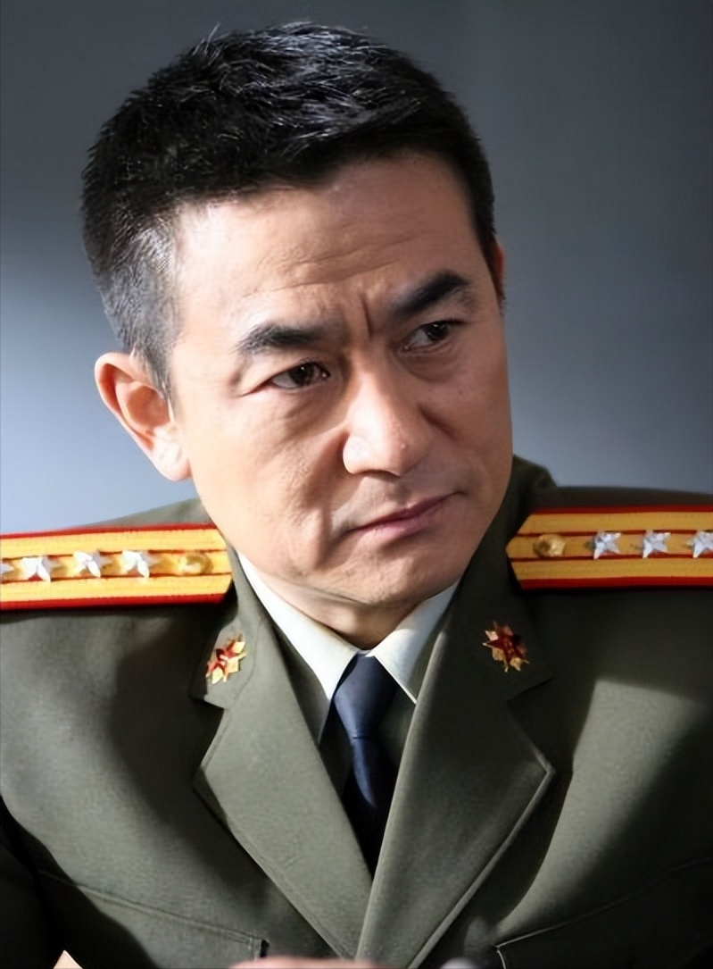 演员李洪涛:越老越红,娶平凡妻生一子幸福美满_腾讯新闻