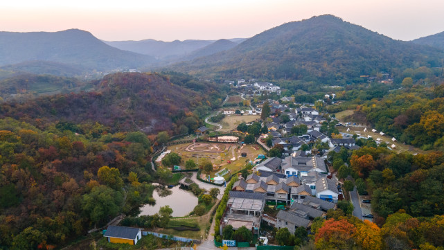 南京浦口老山脚下的村子,名字叫"不老村",适合周末来玩