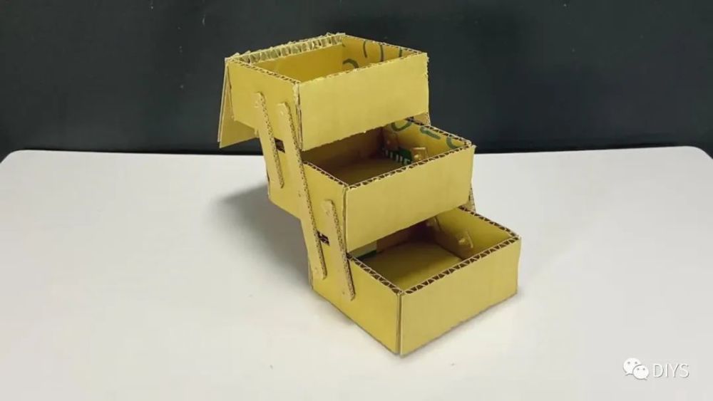 手工制作一个非常实用的纸板收纳盒