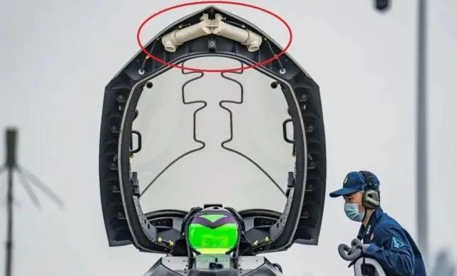 歼20真的是全球最强五代机?座舱盖里有两根pvc水管,有何作用?