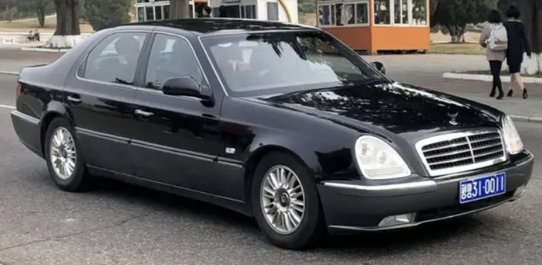 第一代双龙chairman是基于奔驰e级的底盘打造的,当年卖价40多万年代太