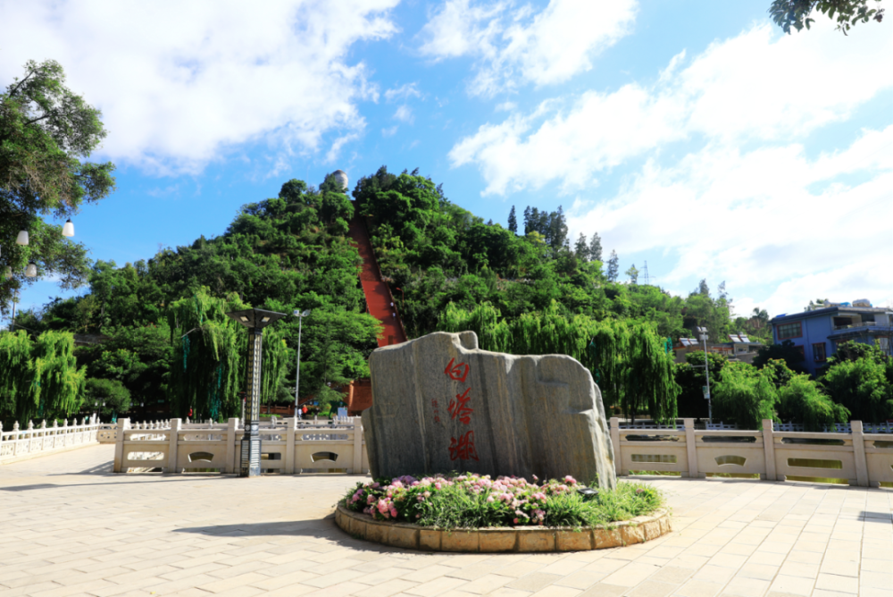 成為森林運動公園白塔山,西山,南塔山大姚的山綠大姚西河(姜雲輝 攝)