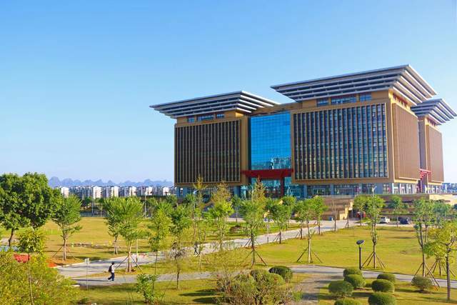 一切都是从无到有,对广西师范大学雁山校区的老照片回忆