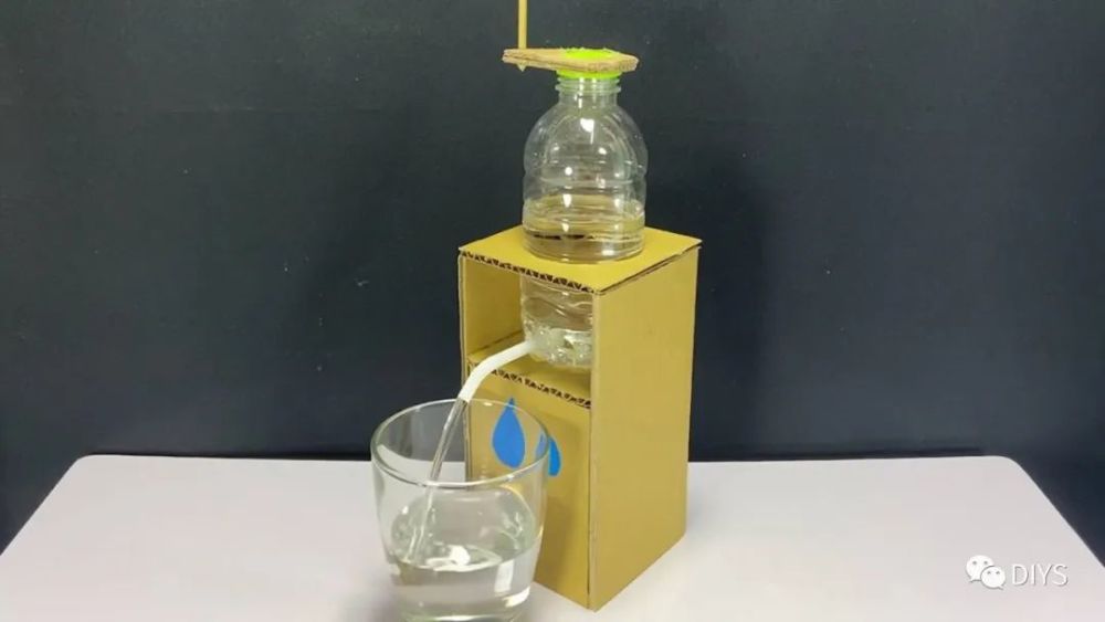 "手工制作"一个简单又有创意的小型饮水机!_腾讯新闻
