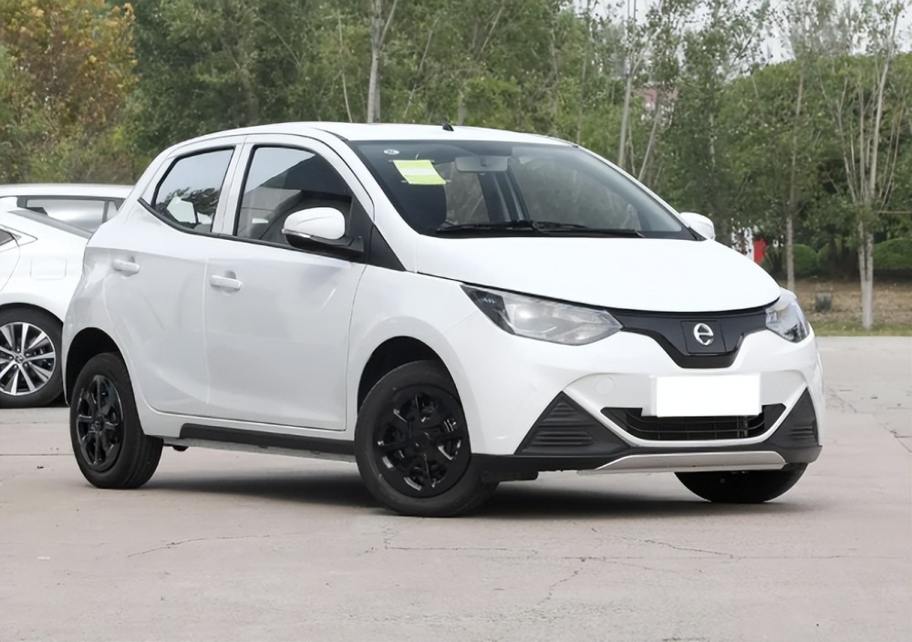 雷诺江铃小麒麟上市,5.59万元起售,续航175km_腾讯新闻